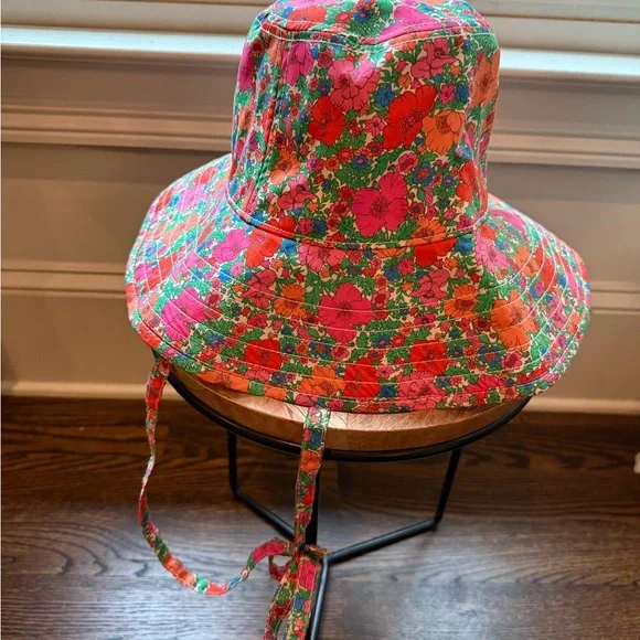 NWT J. Crew Liberty Floral Bucket Hat - Multicolor - Picture 2 of 7